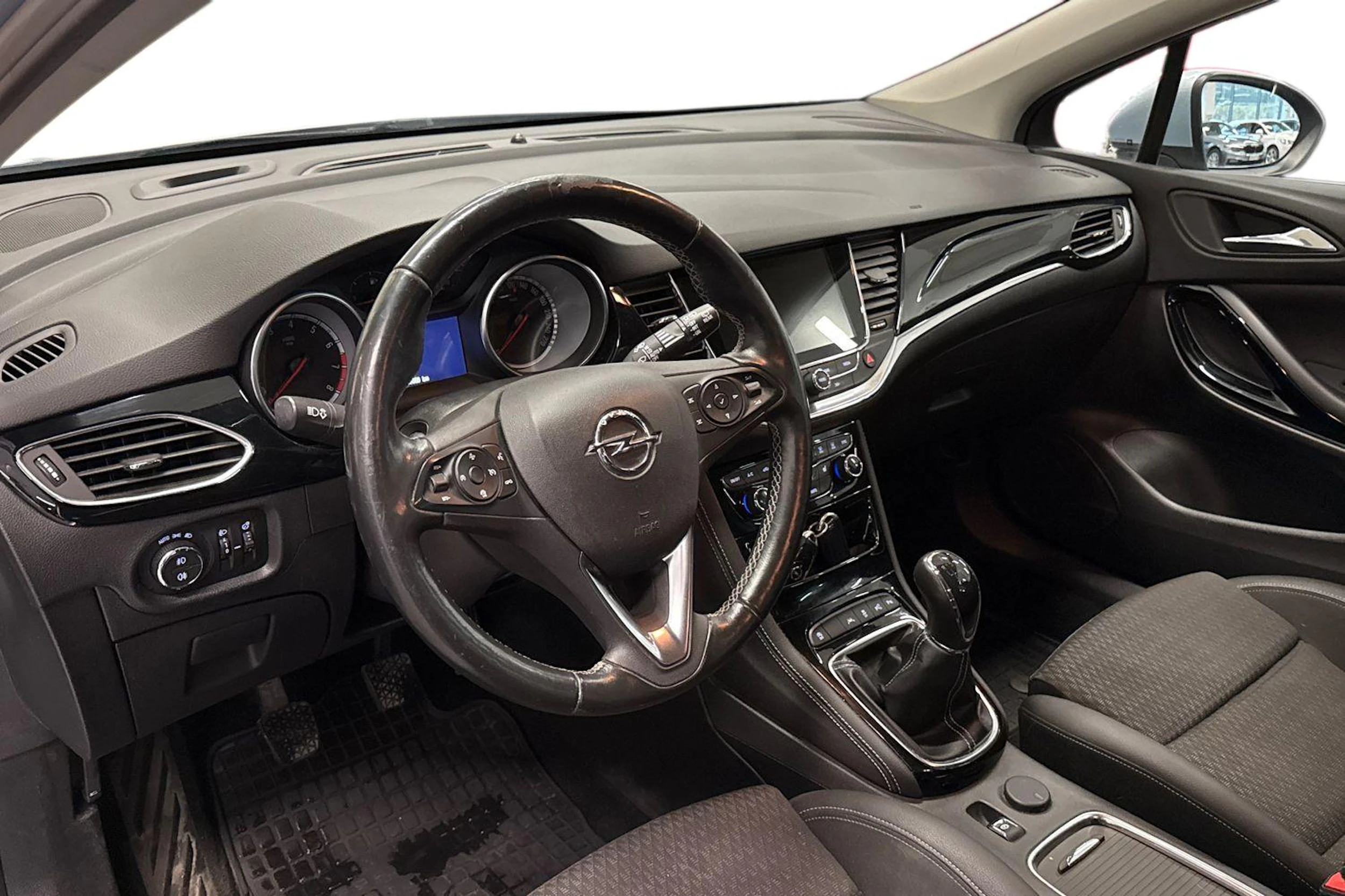 hopea Opel Astra 2018 kuva 8.