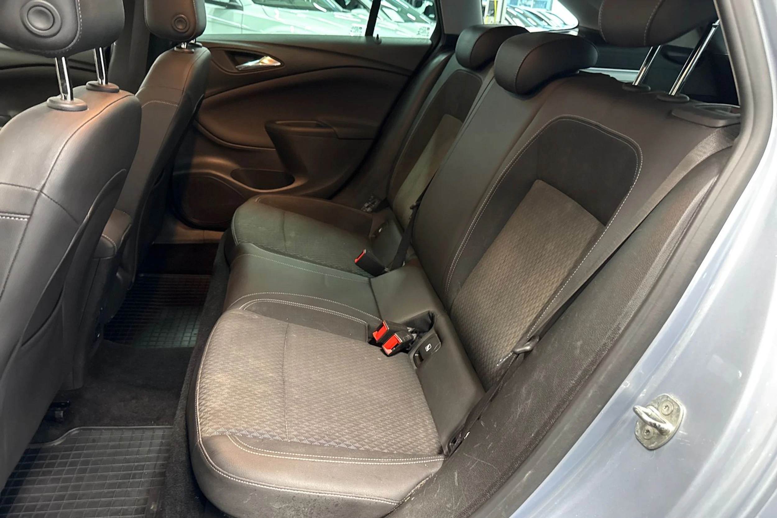 hopea Opel Astra 2018 kuva 11.