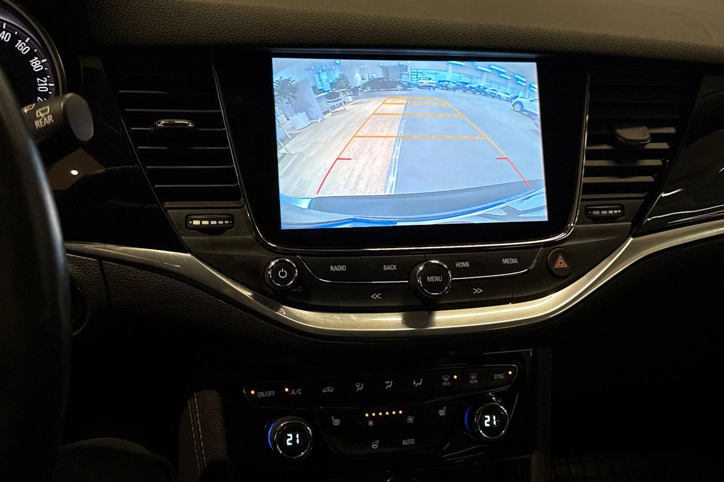 hopea Opel Astra 2018 kuva 17.