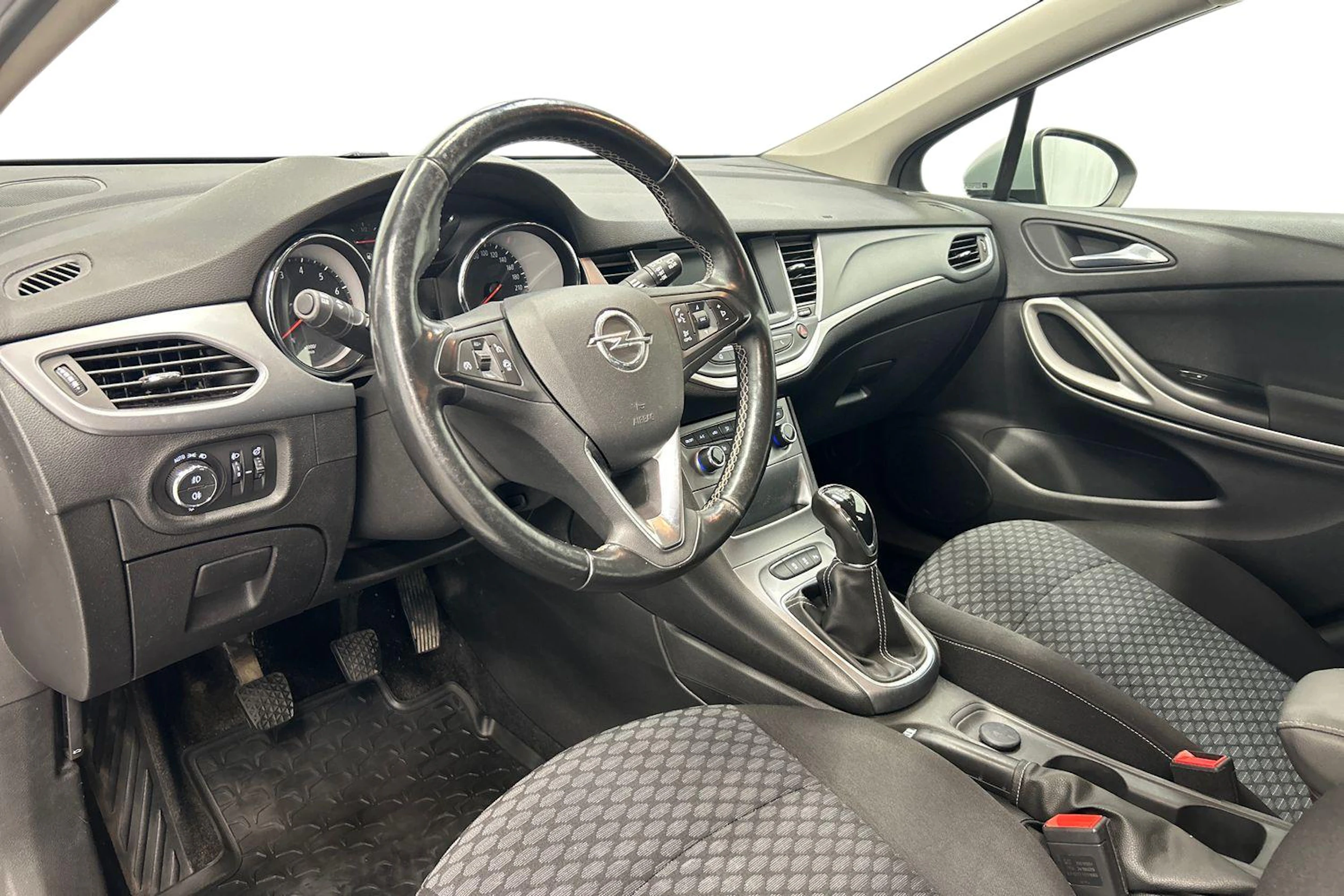 hopea Opel Astra 2018 kuva 8.