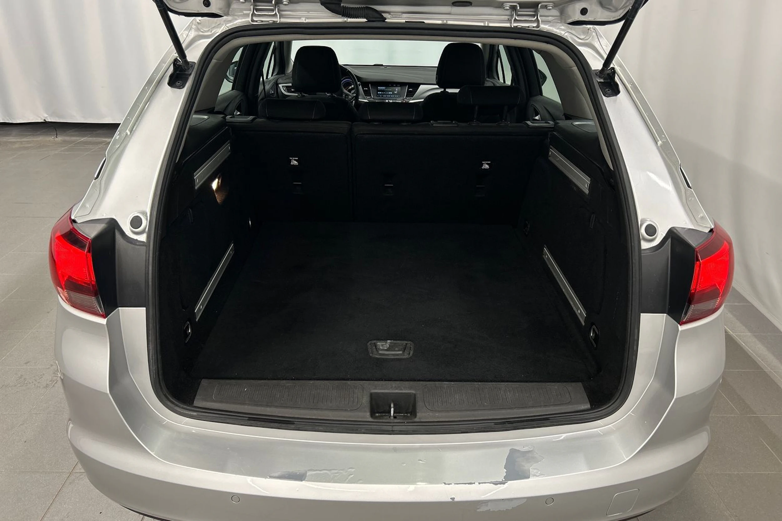 hopea Opel Astra 2018 kuva 16.