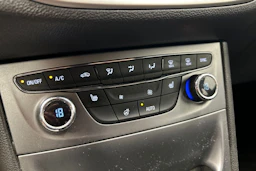 hopea Opel Astra 2018 kuva 25.