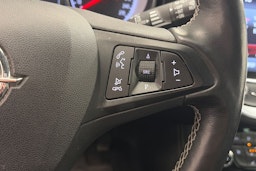 valkoinen Opel Astra 2018 kuva 18.