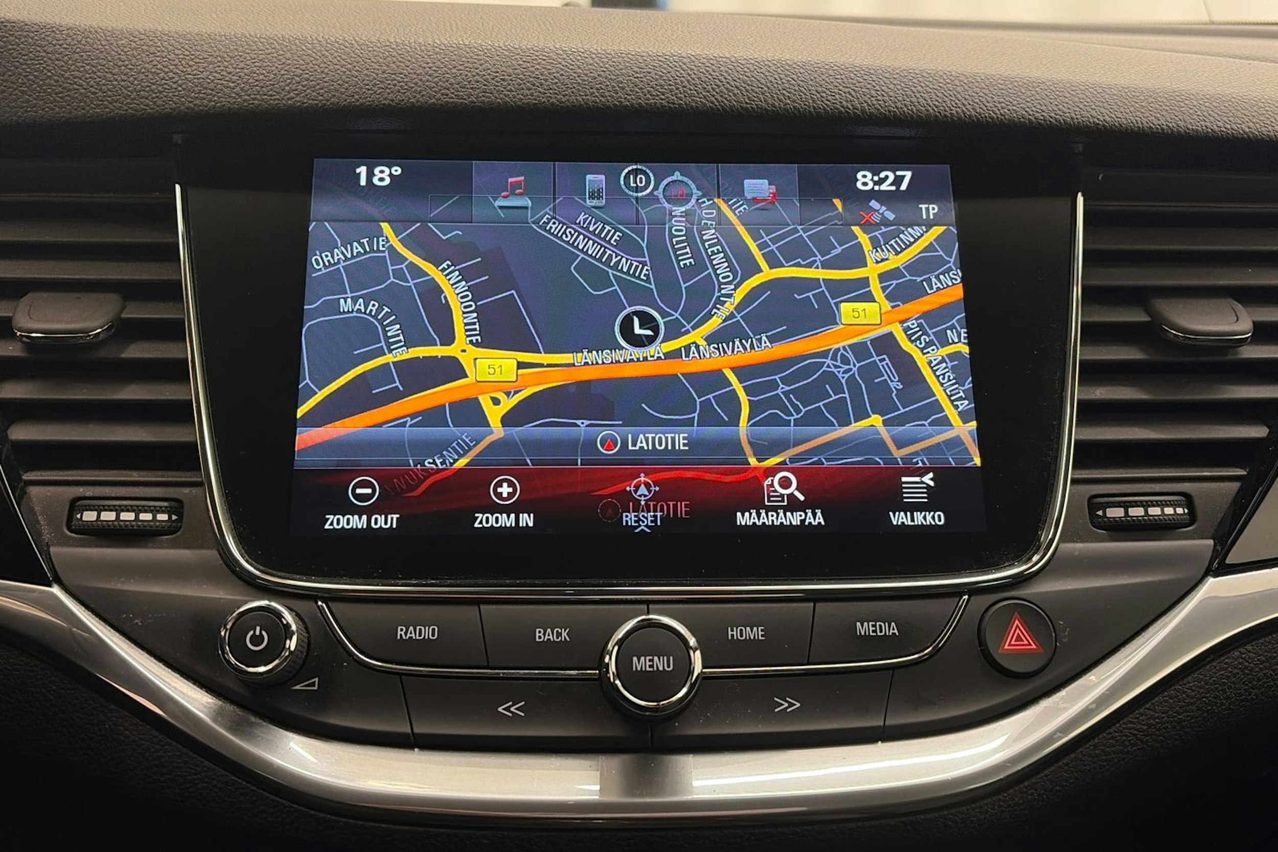 valkoinen Opel Astra 2018 kuva 19.