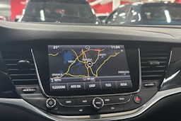 harmaa Opel Astra 2018 kuva 13.