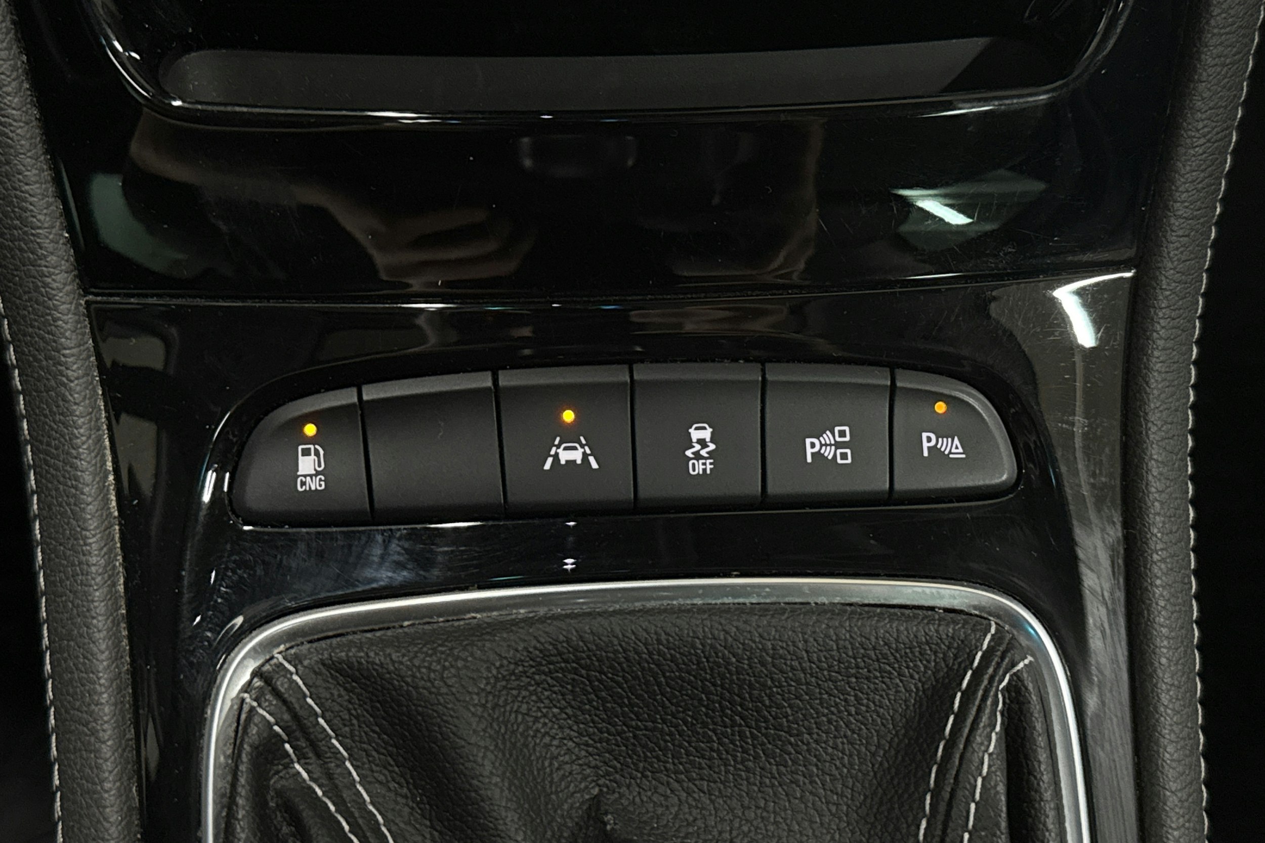 harmaa Opel Astra 2018 kuva 18.