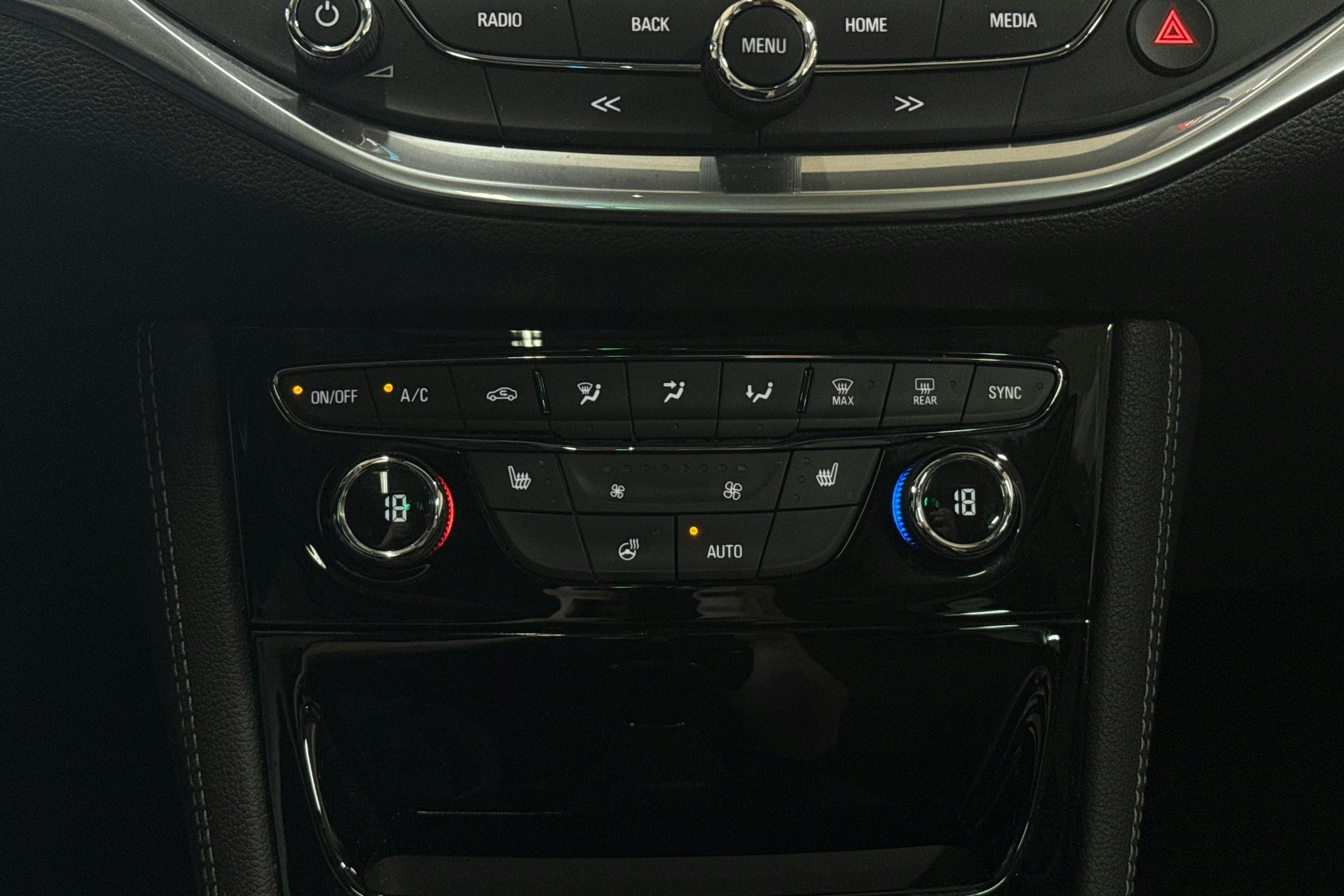 harmaa Opel Astra 2018 kuva 19.