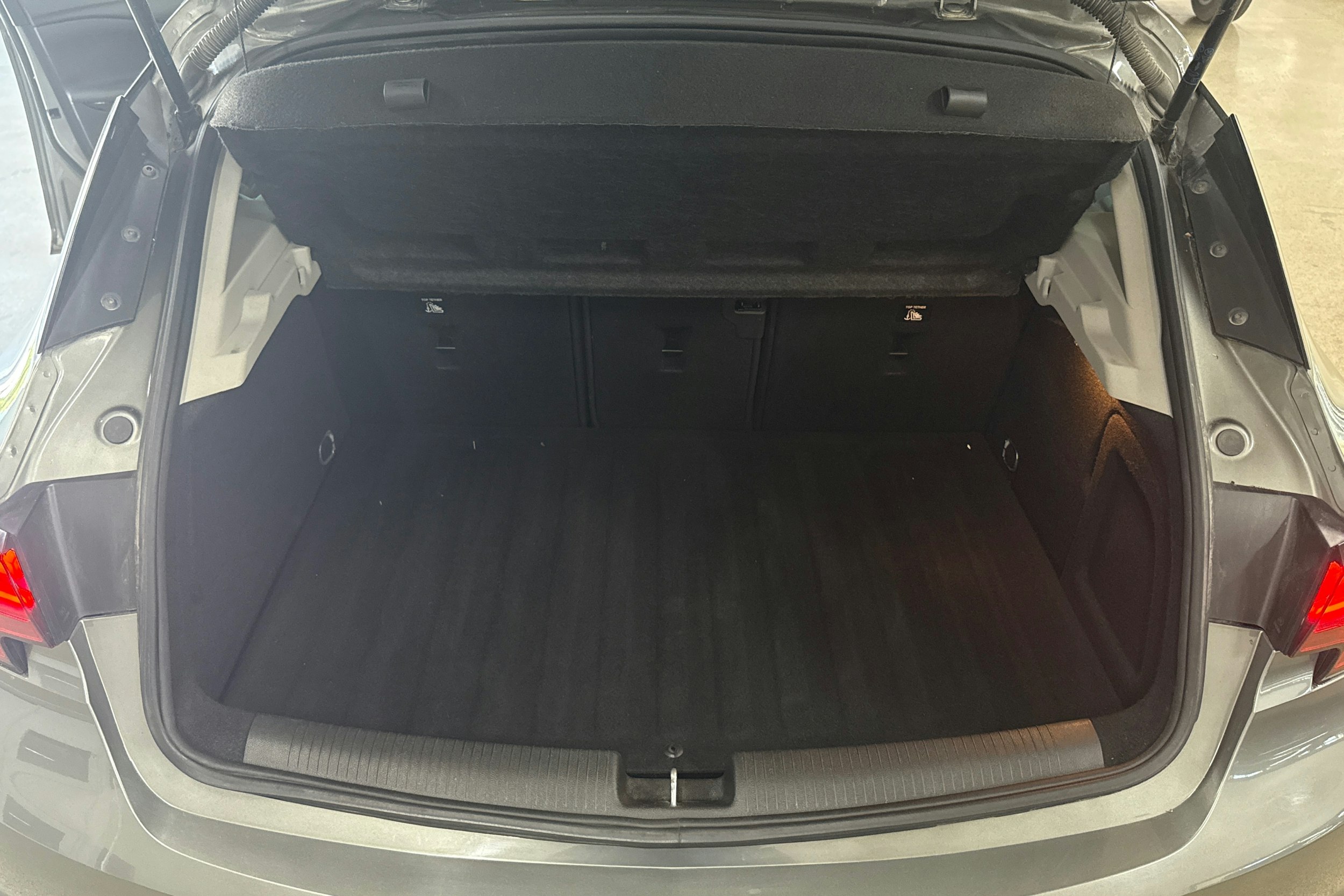 harmaa Opel Astra 2018 kuva 25.