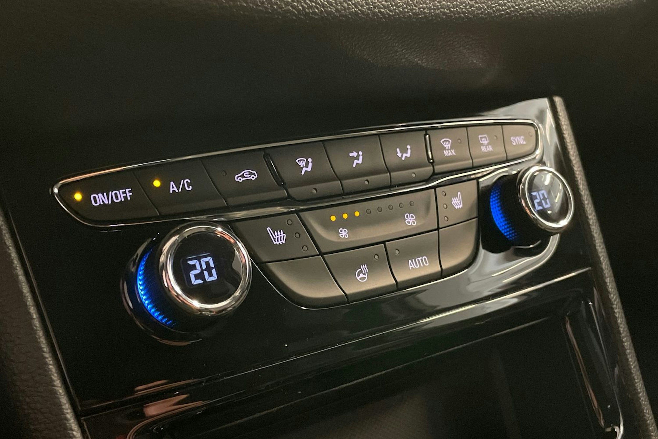 Harmaa Opel ASTRA 2018 kuva 18.