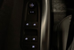 punainen Opel Astra 2018 kuva 19.