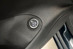 Vihreä Opel ASTRA 2018 kuva 13.