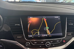 Vihreä Opel ASTRA 2018 kuva 14.