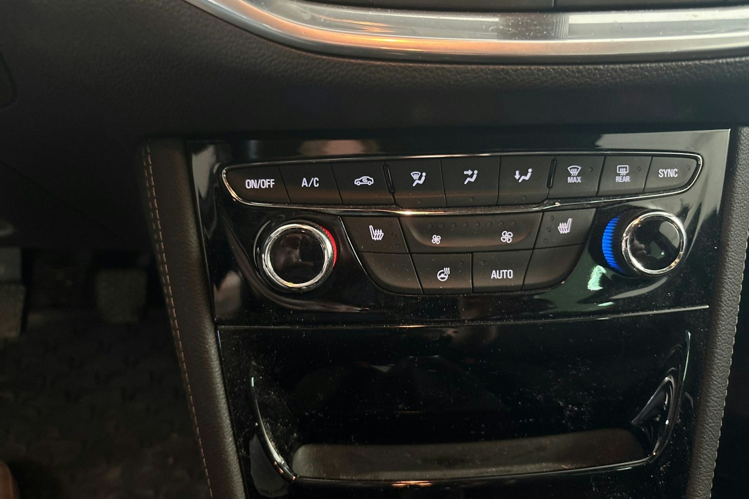 Vihreä Opel ASTRA 2018 kuva 16.
