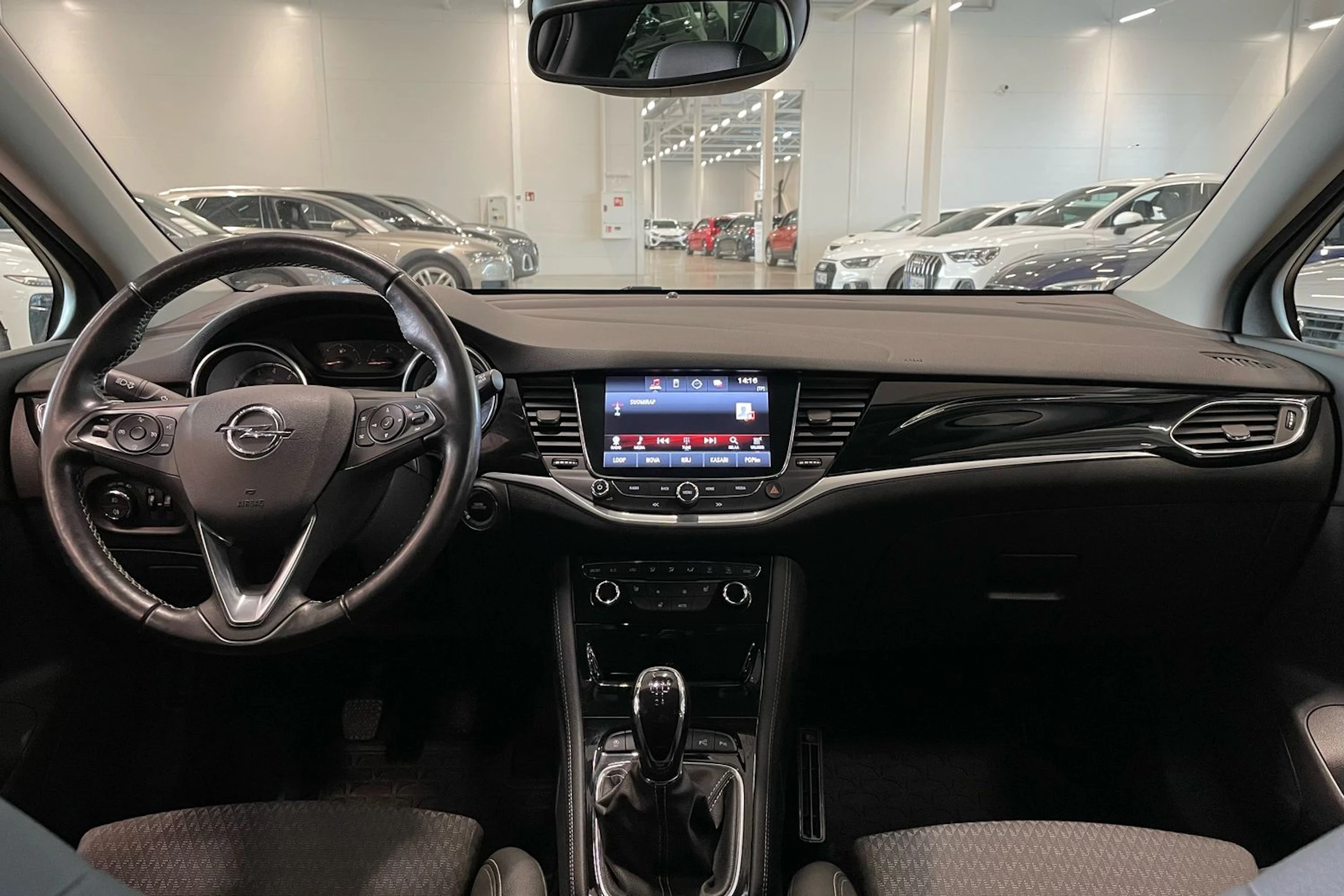 musta Opel Astra 2018 kuva 11.