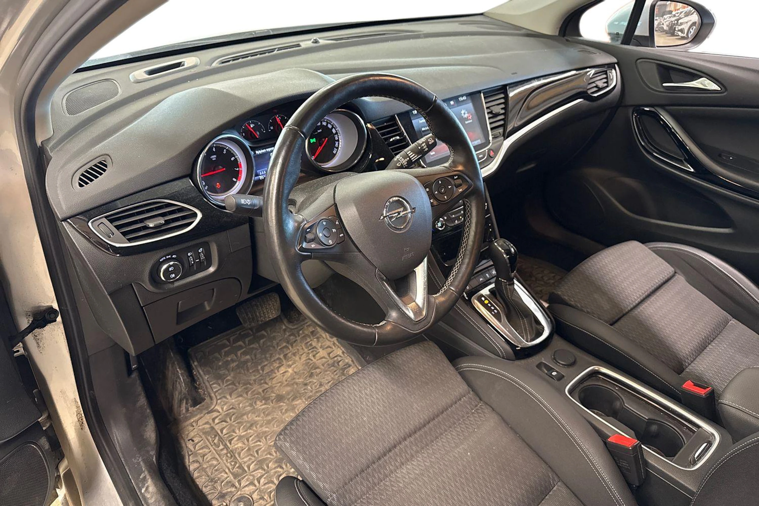 hopea Opel Astra 2018 kuva 3.