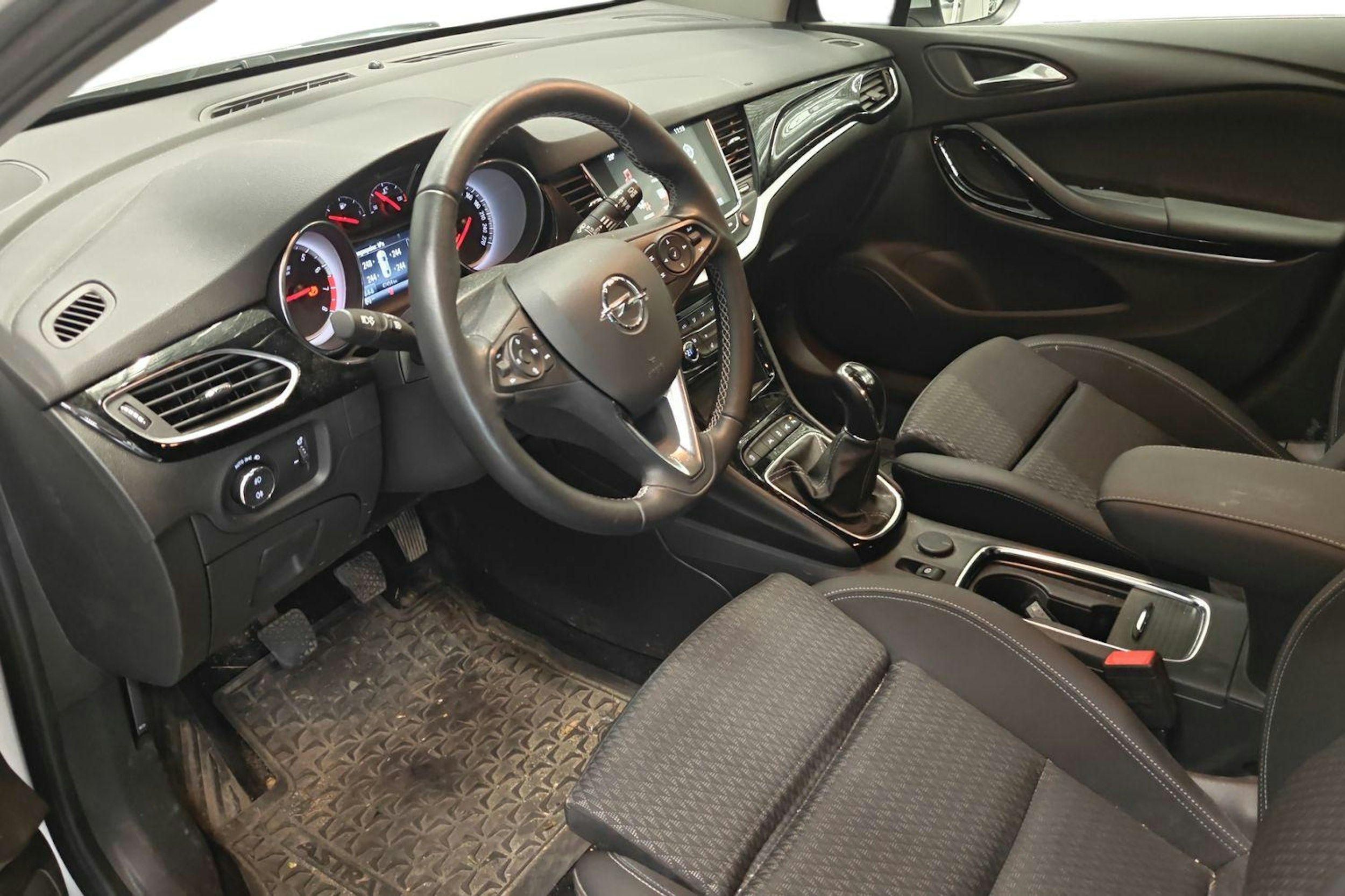 hopea Opel Astra 2019 kuva 3.