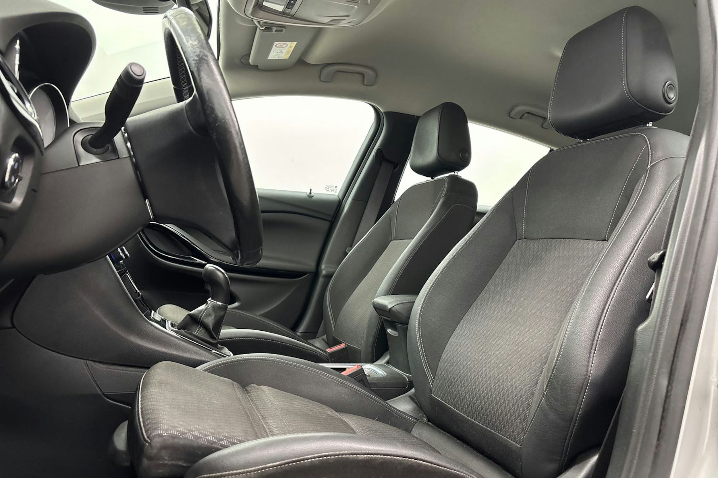 hopea Opel Astra 2019 kuva 14.