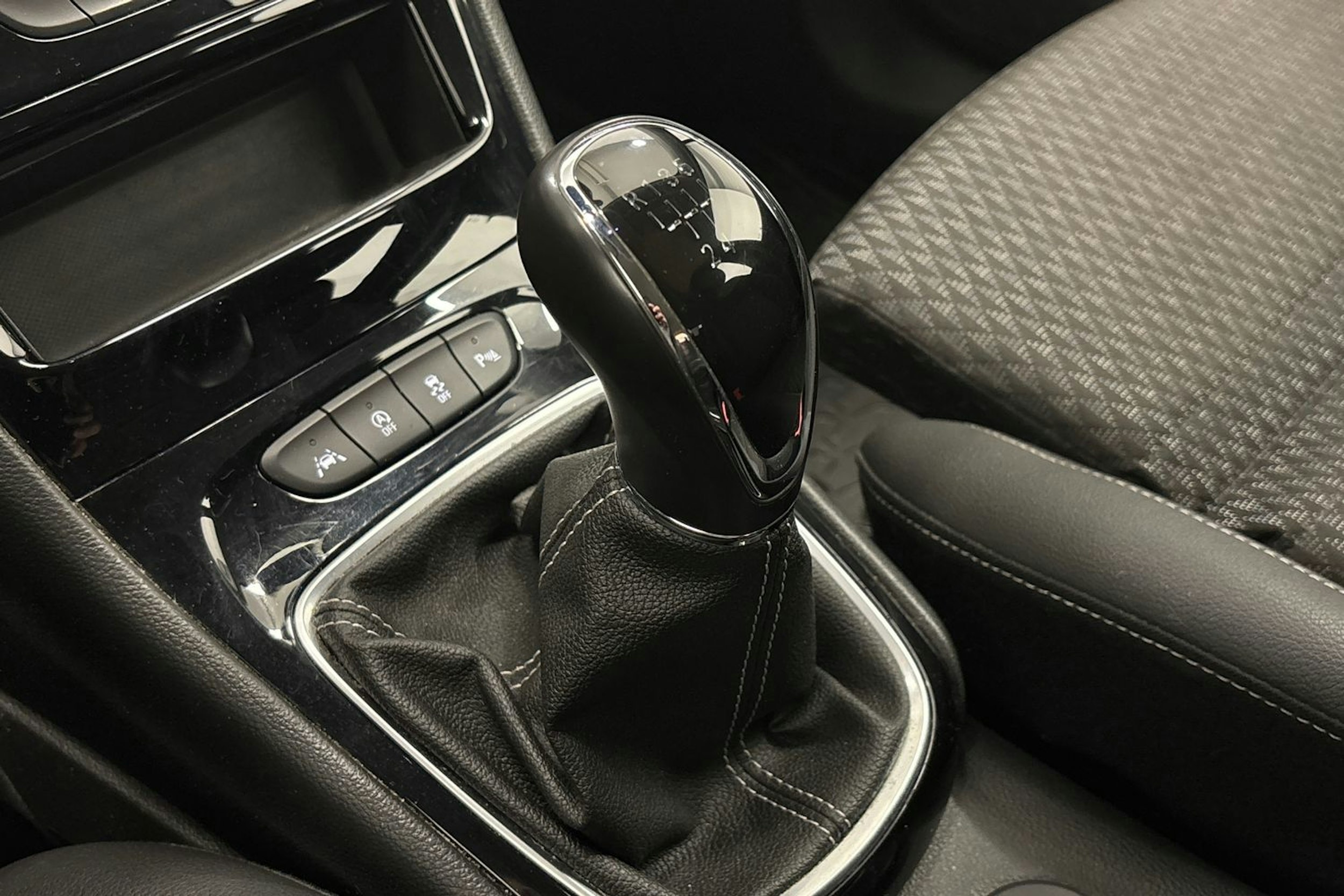 hopea Opel Astra 2019 kuva 22.