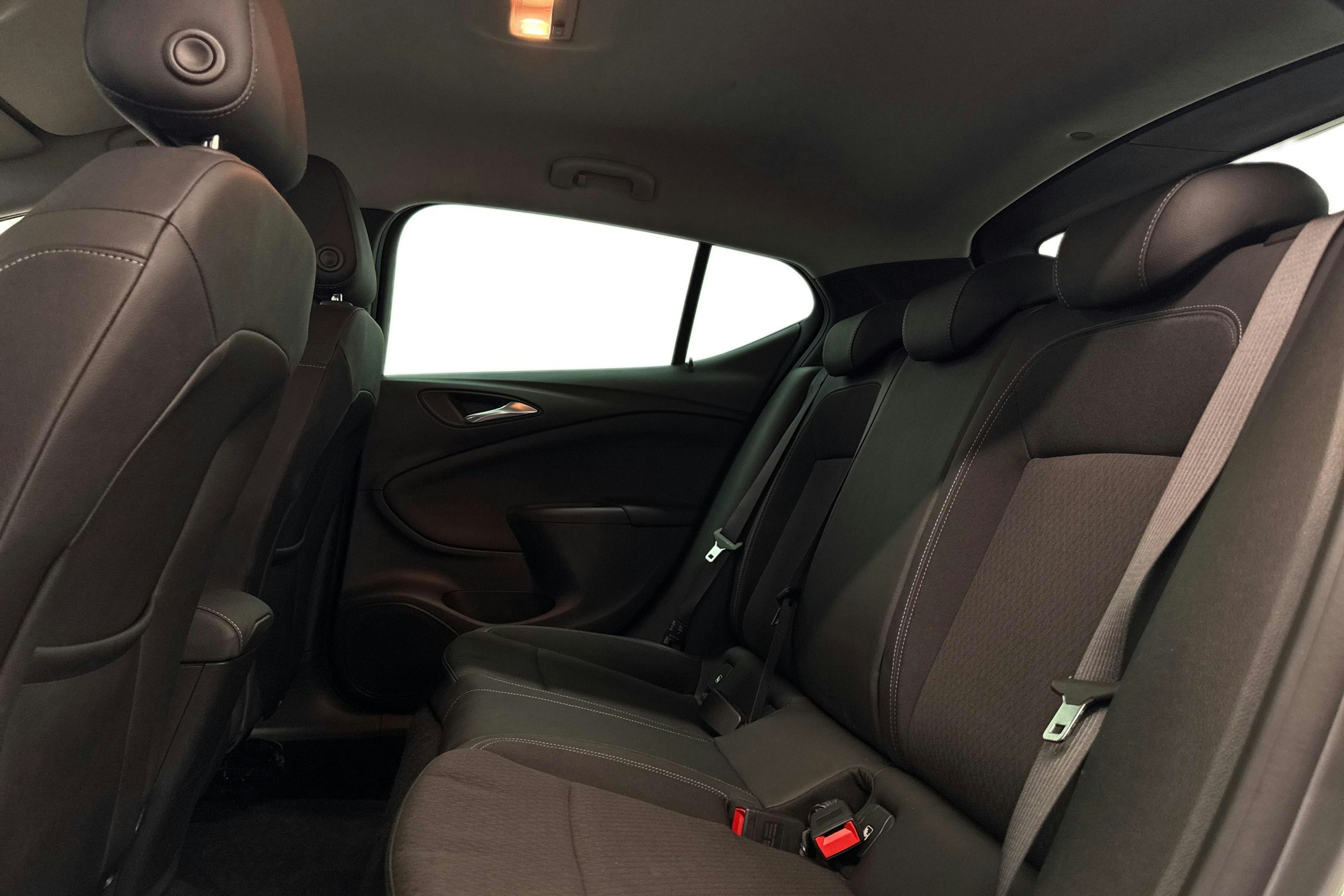 harmaa Opel Astra 2019 kuva 10.