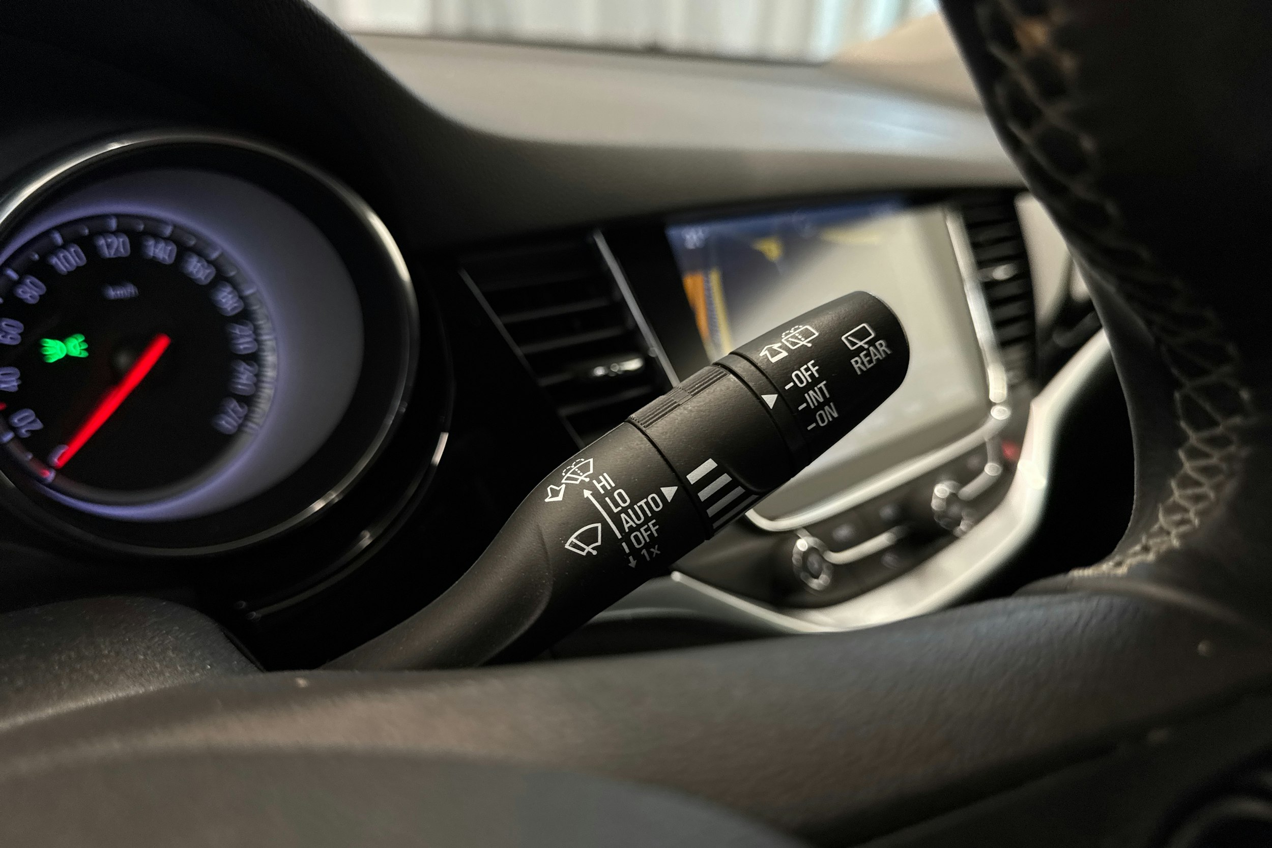harmaa Opel Astra 2019 kuva 22.