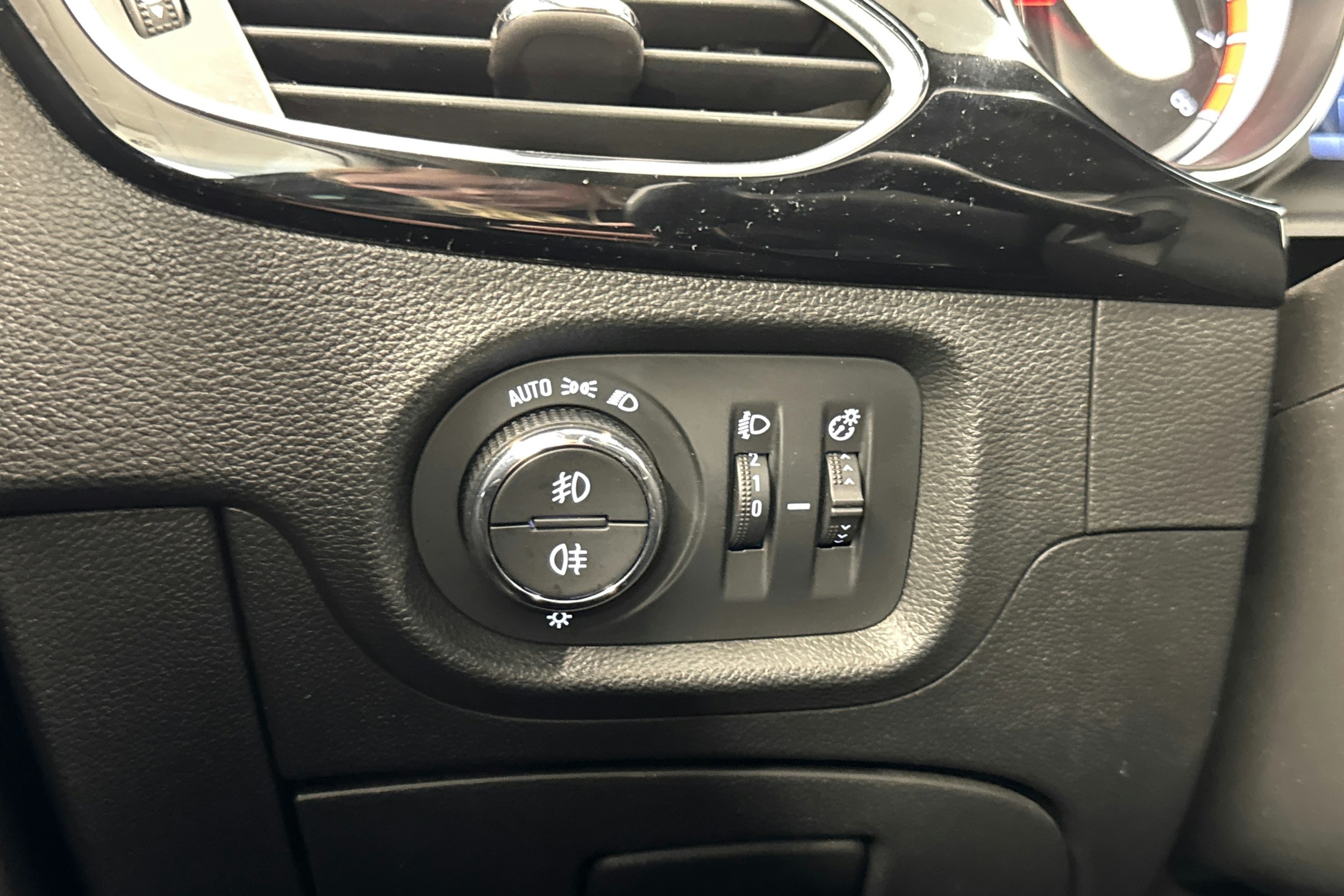 harmaa Opel Astra 2019 kuva 23.