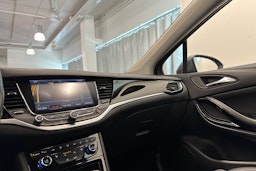 harmaa Opel Astra 2019 kuva 26.