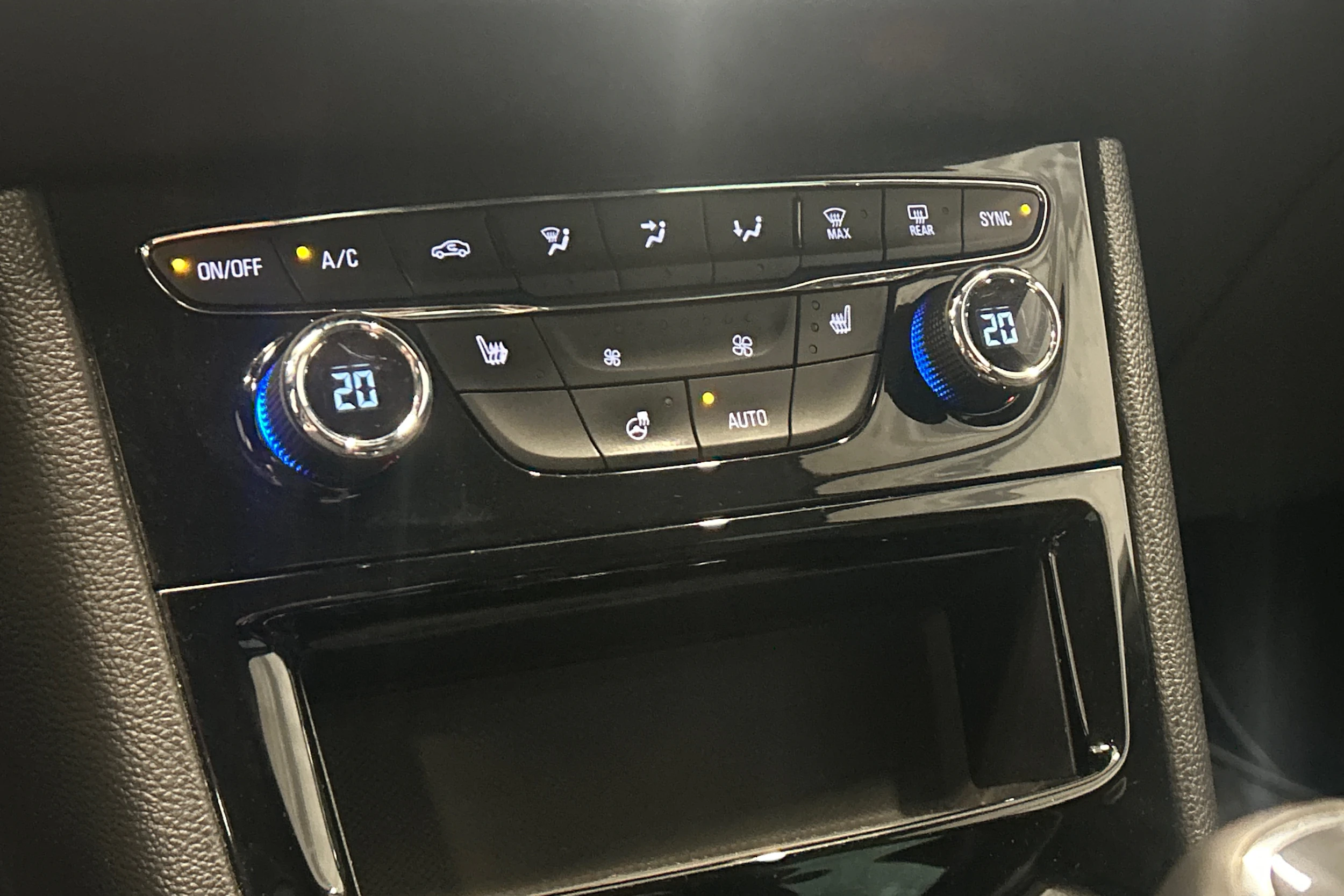 Hopea Opel ASTRA 2019 kuva 21.
