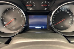 Valkoinen Opel ASTRA 2019 kuva 16.