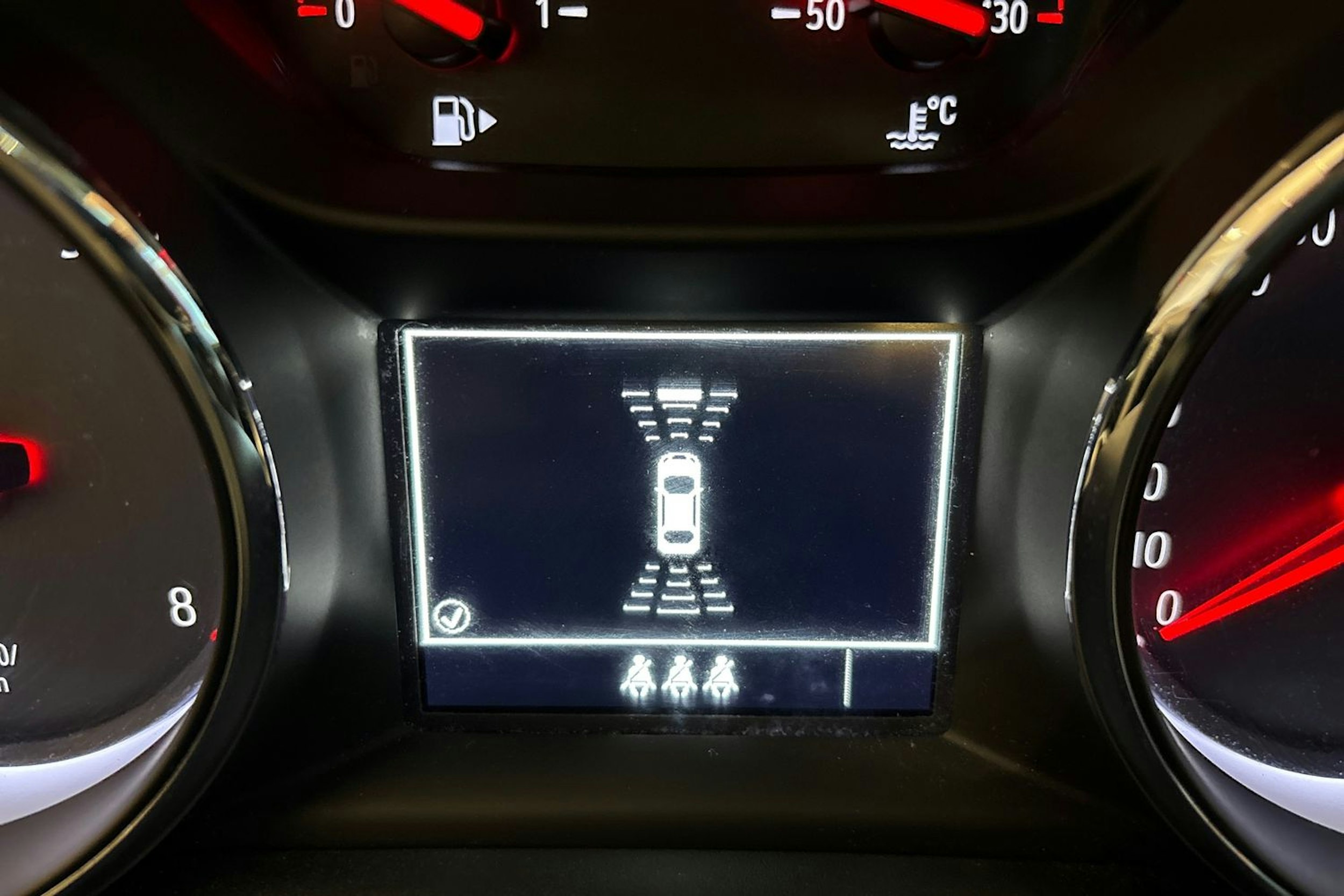 Valkoinen Opel ASTRA 2019 kuva 17.
