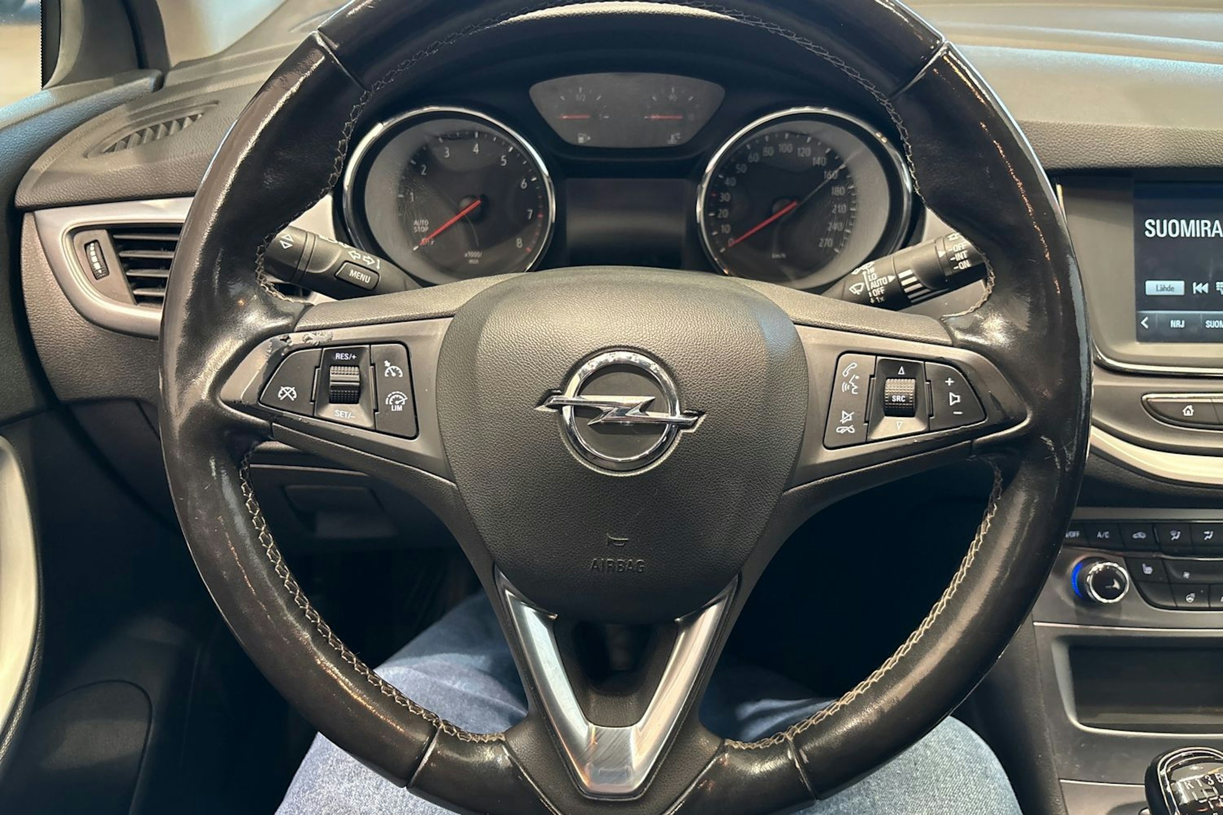 Valkoinen Opel ASTRA 2019 kuva 18.