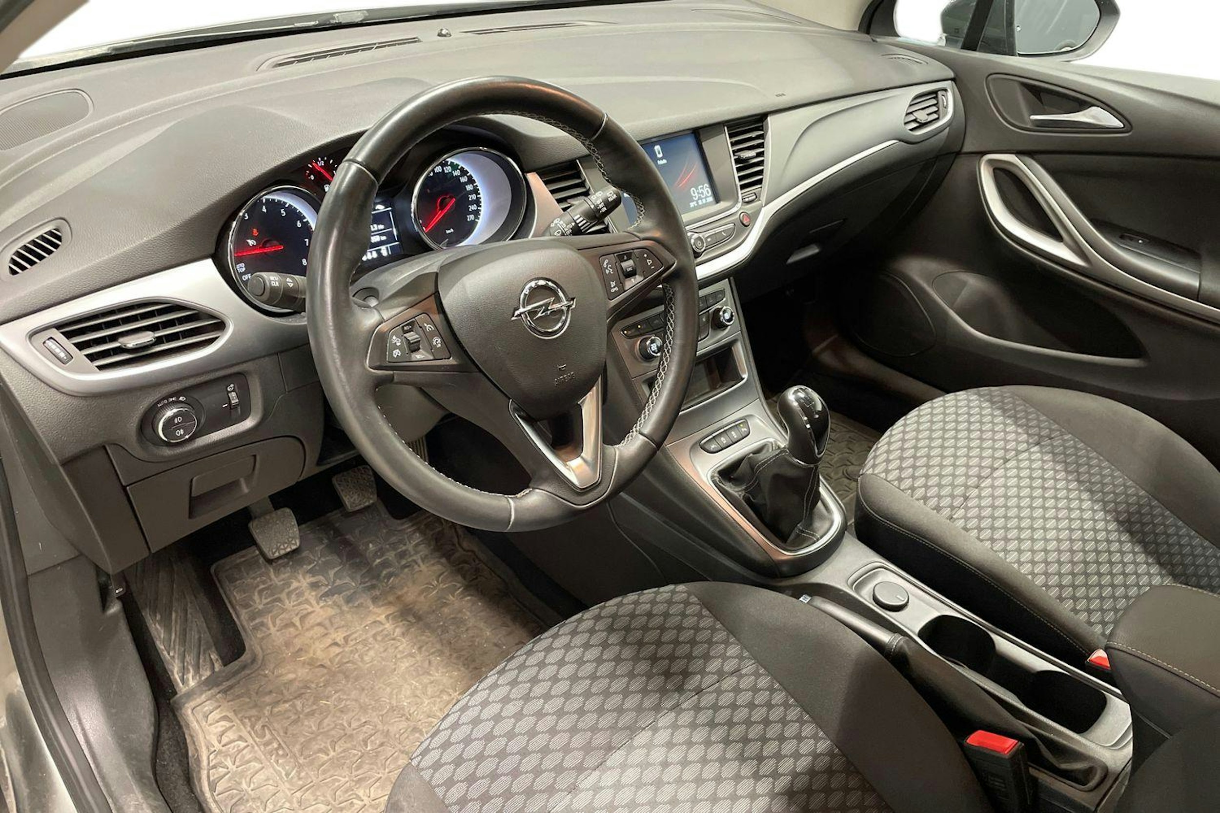 harmaa Opel Astra 2019 kuva 7.