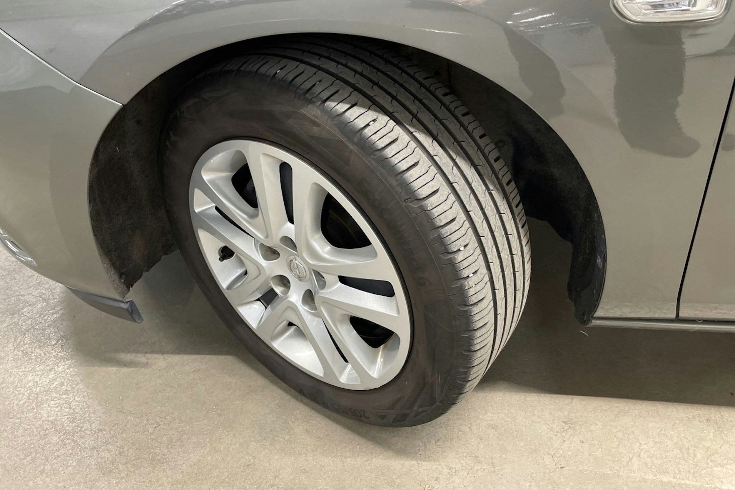 harmaa Opel Astra 2019 kuva 13.