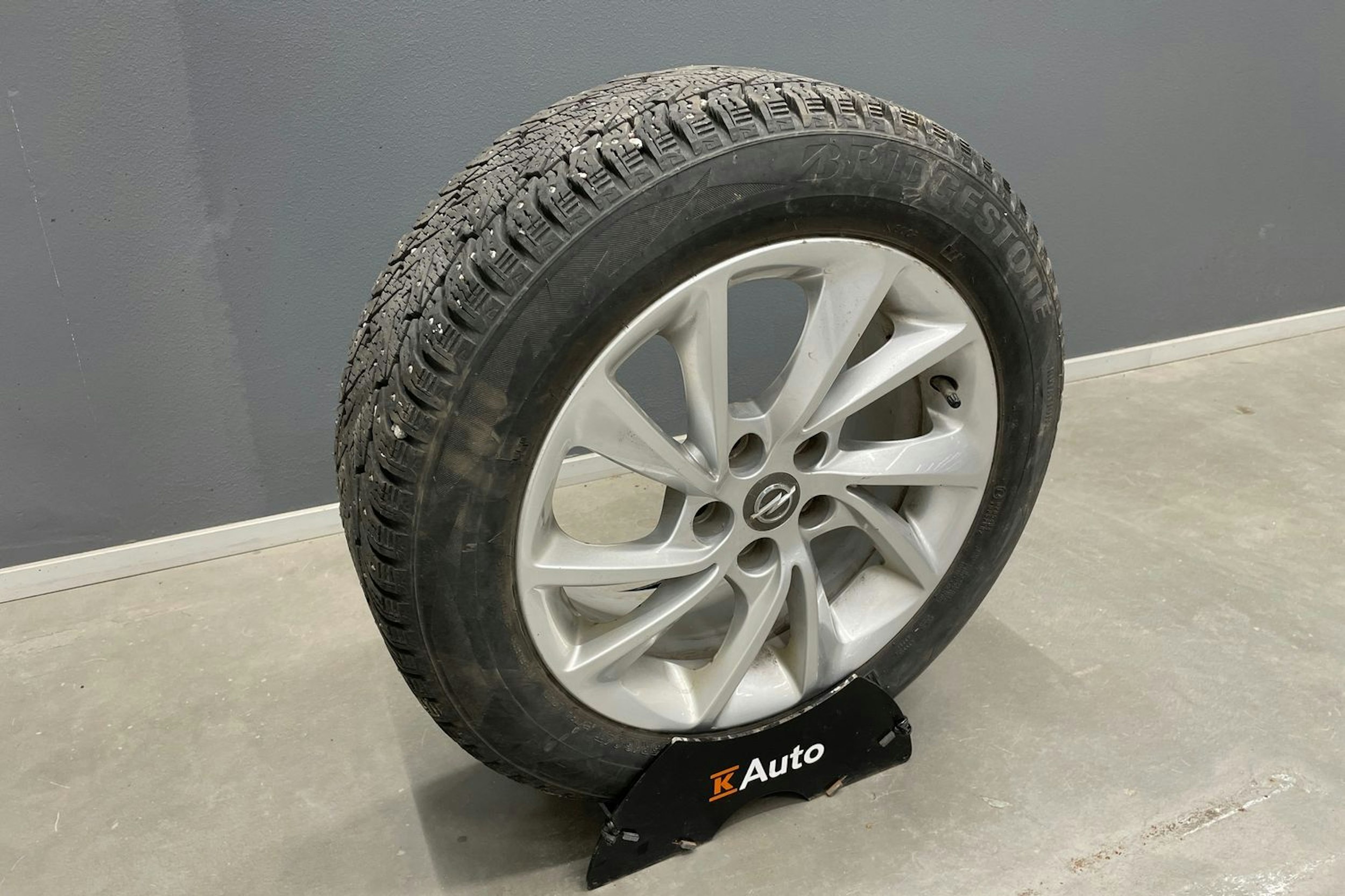 harmaa Opel Astra 2019 kuva 14.