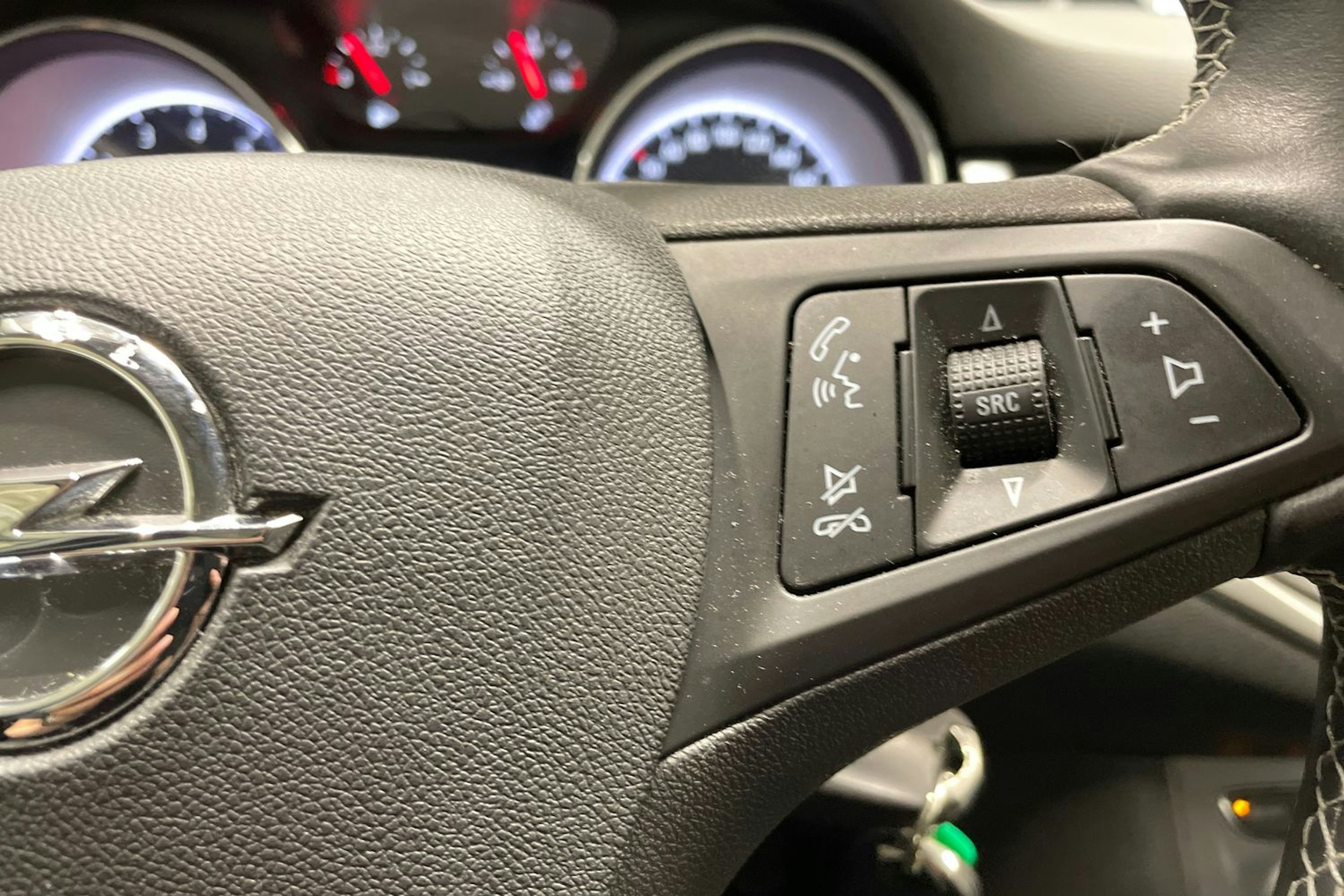 harmaa Opel Astra 2019 kuva 23.