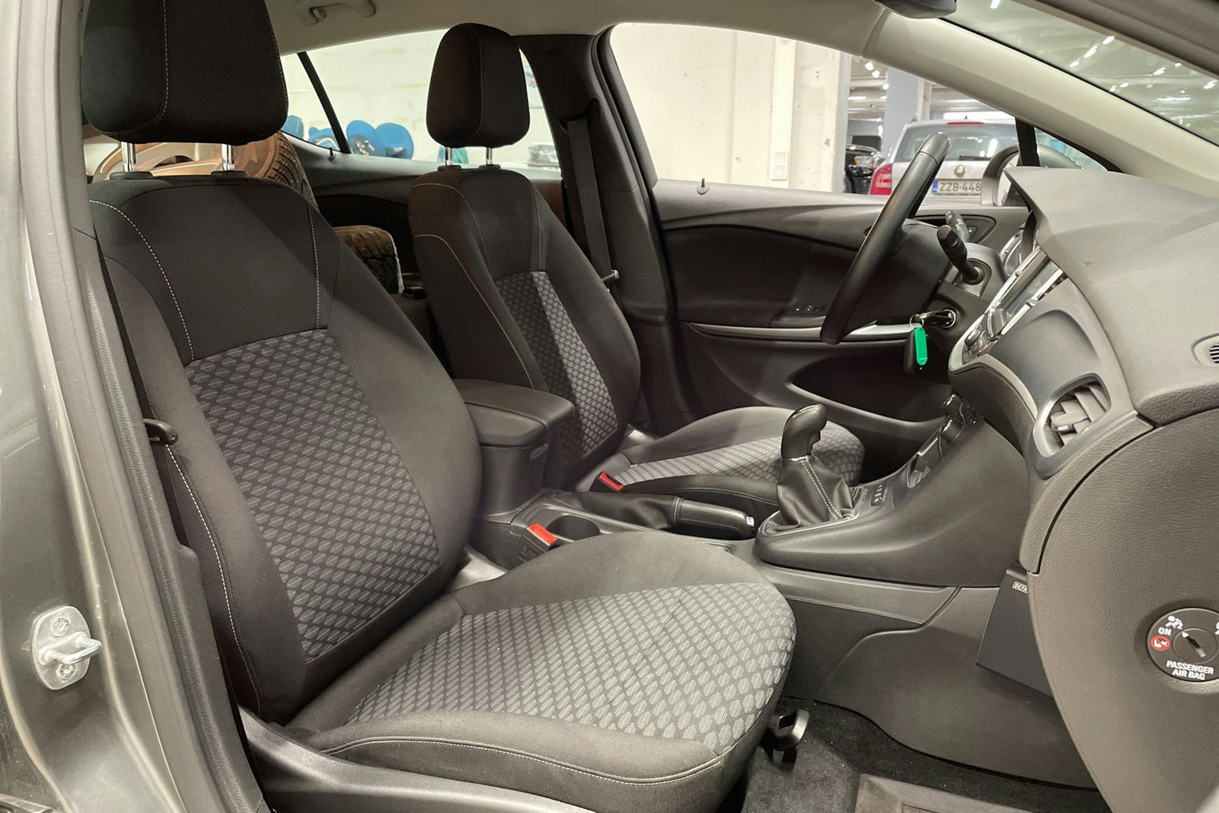 harmaa Opel Astra 2019 kuva 24.