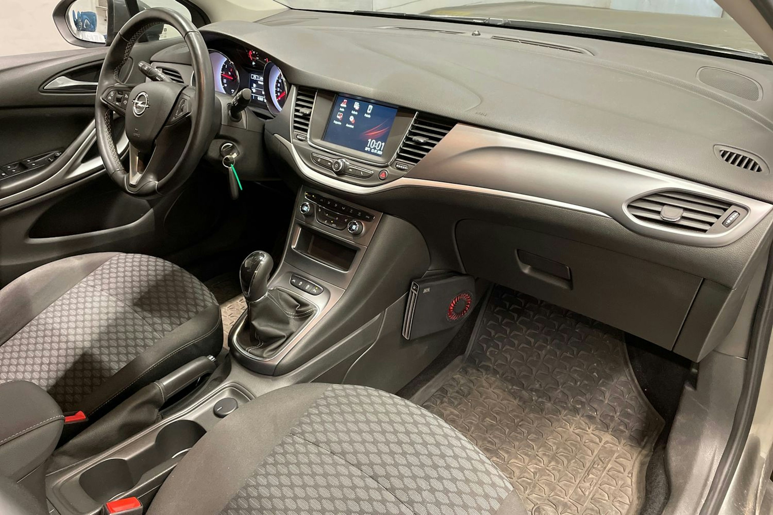 harmaa Opel Astra 2019 kuva 25.