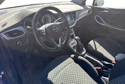 sininen Opel Astra 2019 kuva 3.