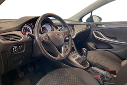 sininen Opel Astra 2019 kuva 8.