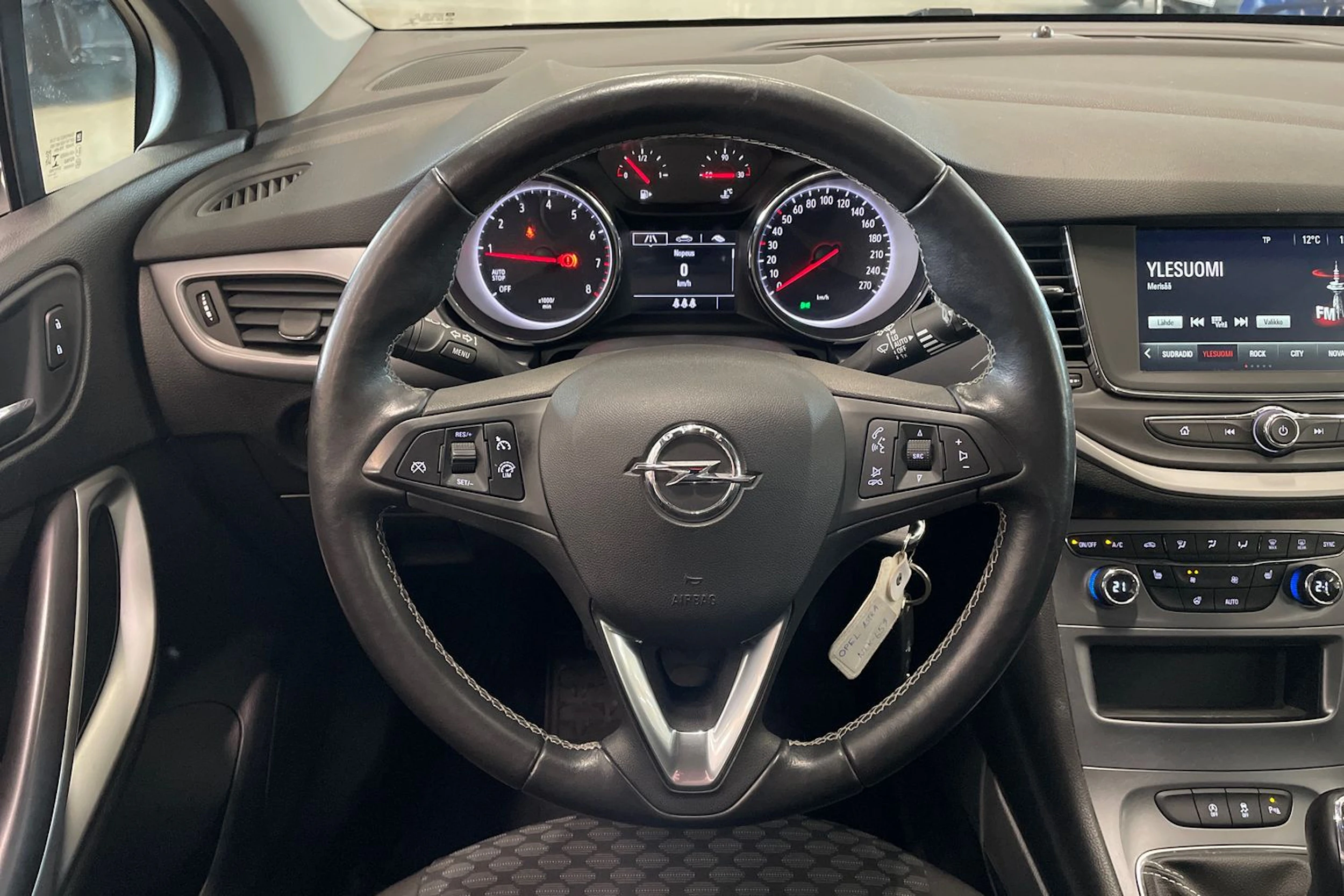 sininen Opel Astra 2019 kuva 16.