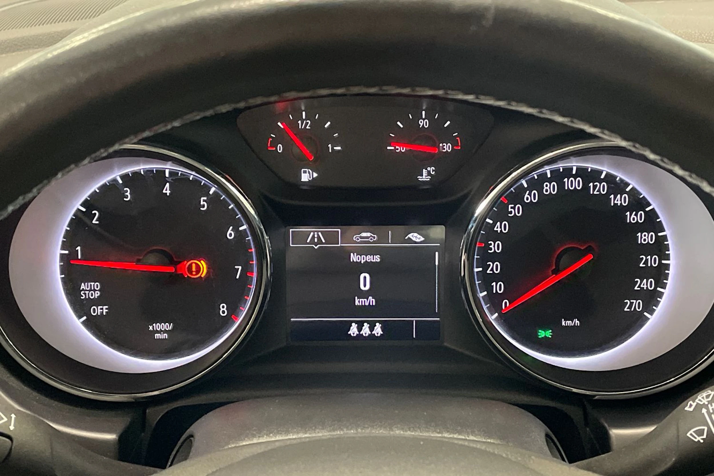 sininen Opel Astra 2019 kuva 17.