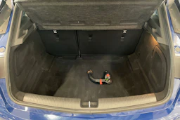 sininen Opel Astra 2019 kuva 26.