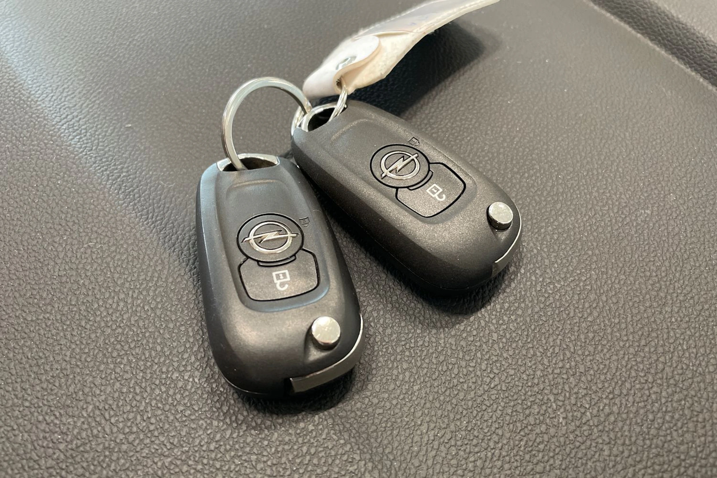 sininen Opel Astra 2019 kuva 27.