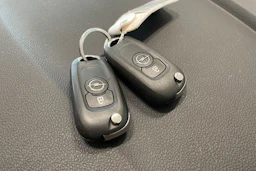 sininen Opel Astra 2019 kuva 27.