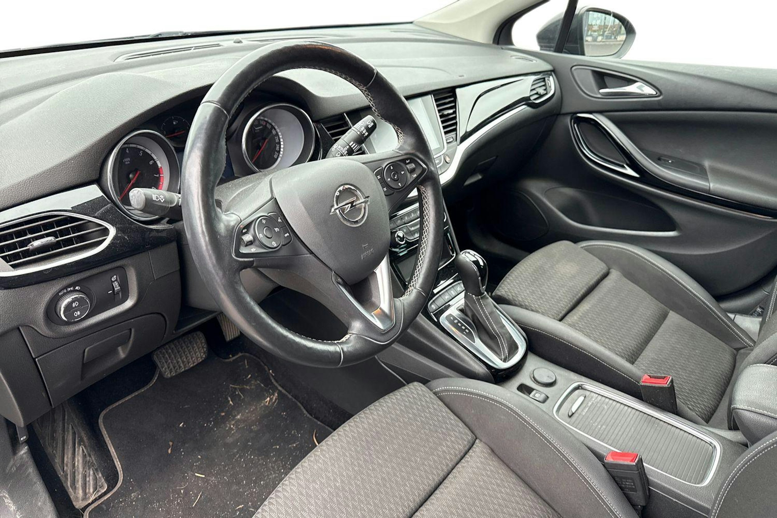 musta Opel Astra 2019 kuva 3.