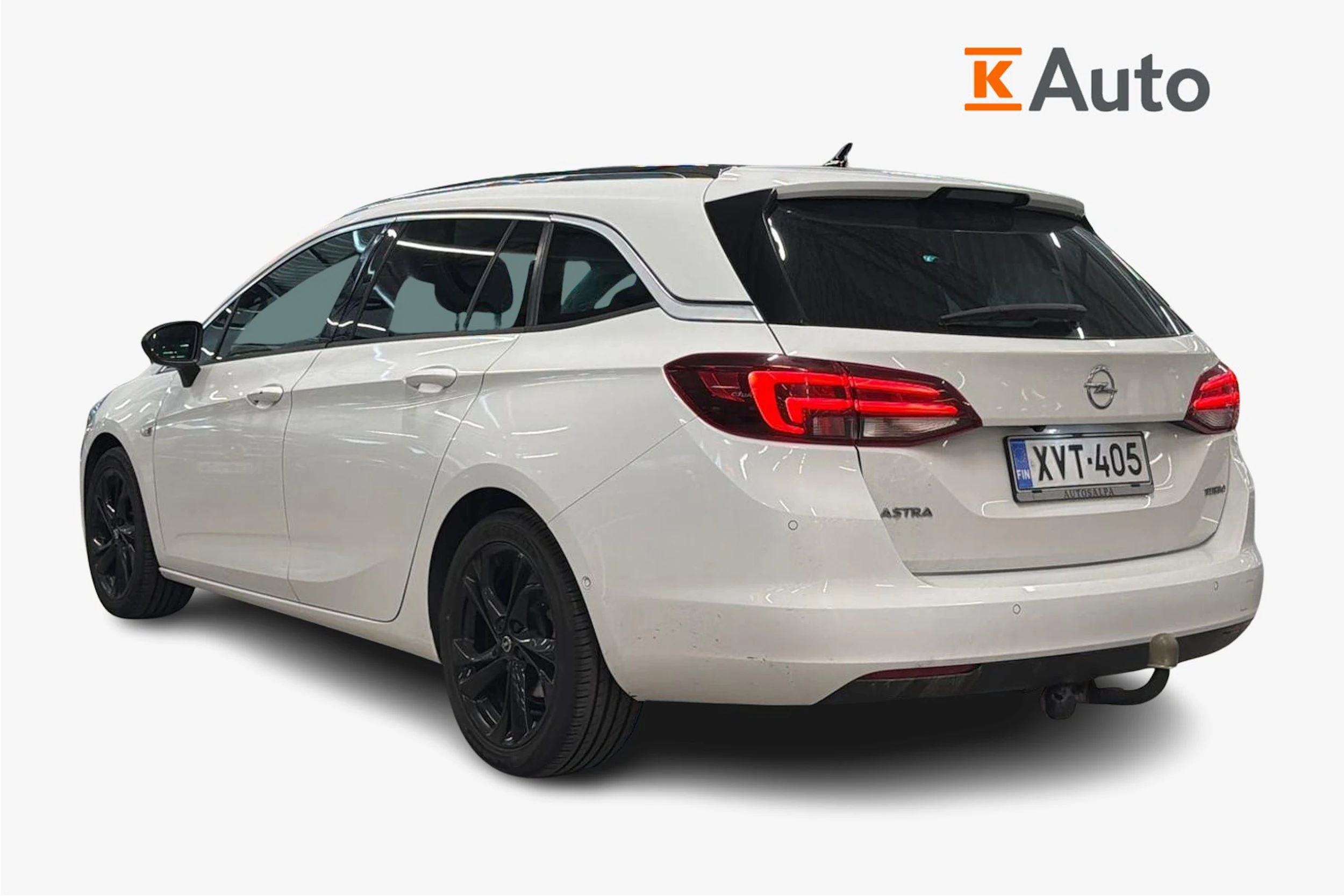 valkoinen Opel Astra 2019 kuva 2.
