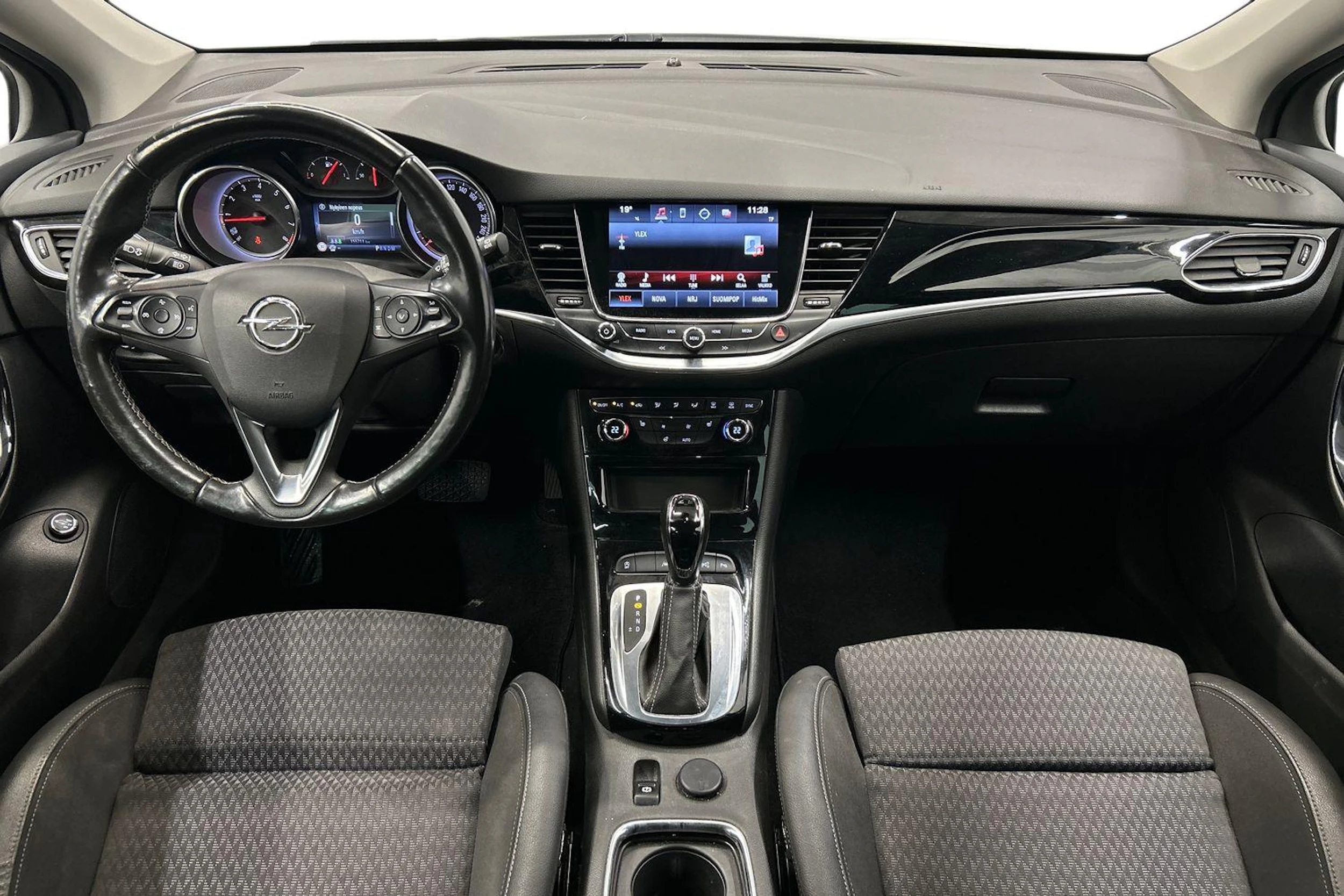 valkoinen Opel Astra 2019 kuva 7.