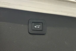 valkoinen Opel Astra 2019 kuva 13.