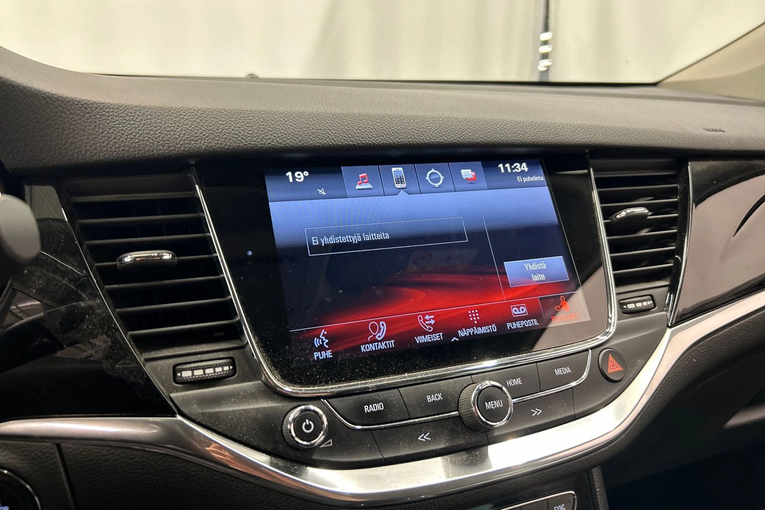 valkoinen Opel Astra 2019 kuva 19.