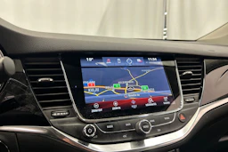 valkoinen Opel Astra 2019 kuva 20.