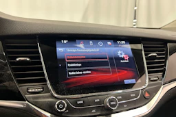 valkoinen Opel Astra 2019 kuva 22.